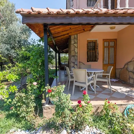 Serene House 400 M To Calis In Vakantiehuis
